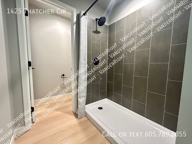 Building Photo - 1425 Thatcher Cir