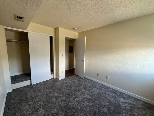 Building Photo - GORGEOUSLY REMODELED 2 bed 2 bath on 3rd floor with vaulted ceiling and skylight and in unit W/D!!