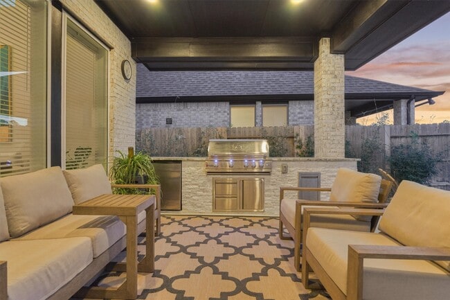 Building Photo - 15230 Tree Swallow Ct