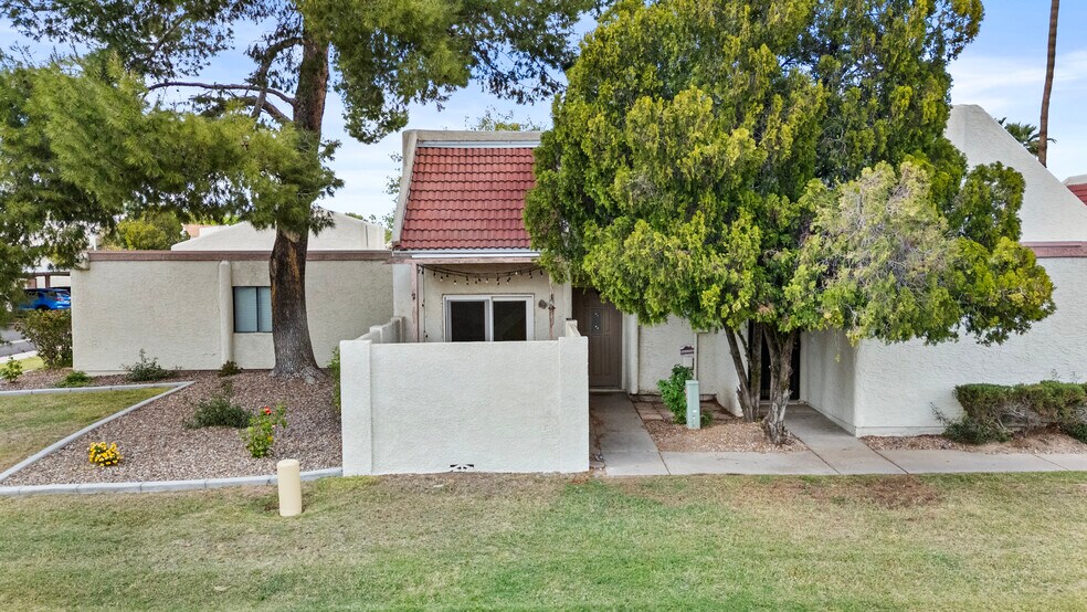 Building Photo - 6007 N 79th Street