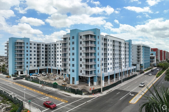 Building Photo - Century Town Center