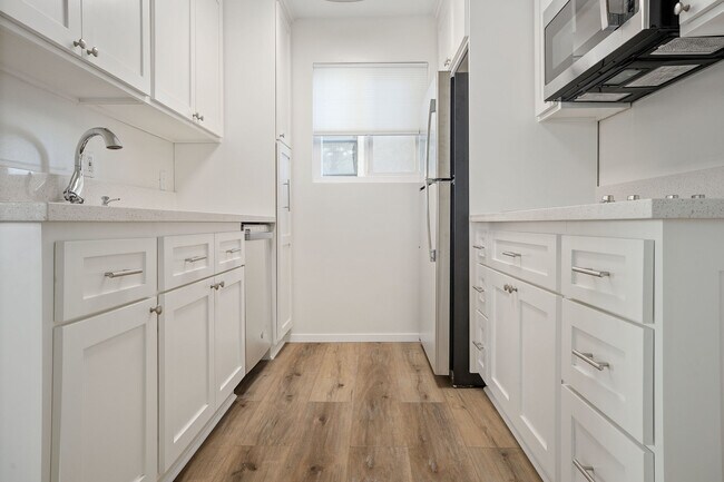 Building Photo - 1916 Clark Ln