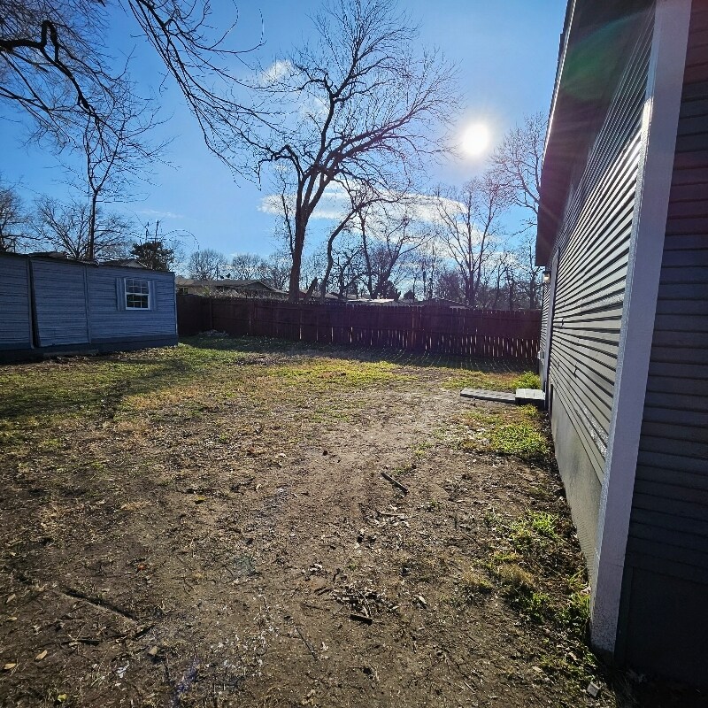 Building Photo - 1509 W Collin St