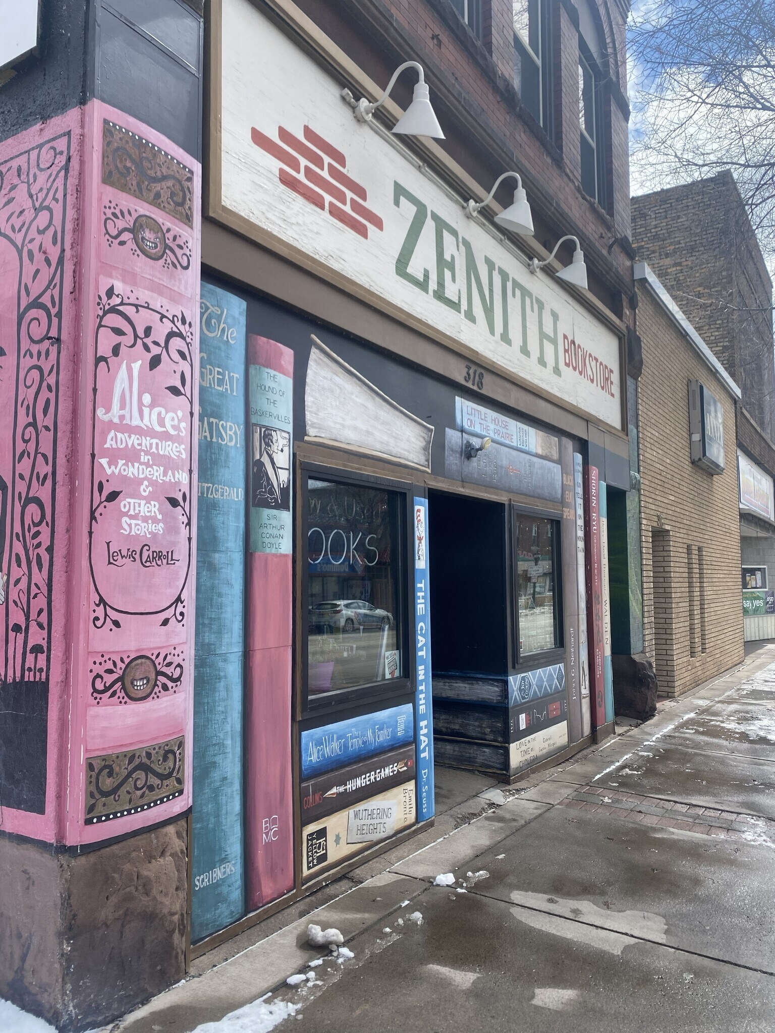 Building Photo - 318 N Central Ave