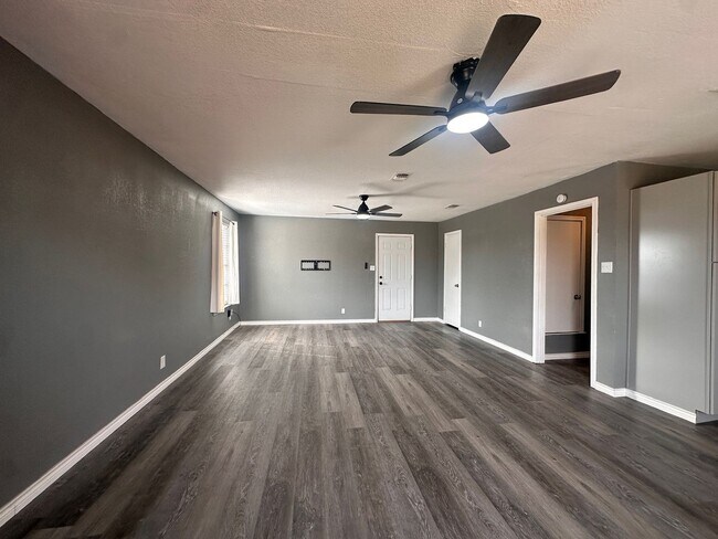 Building Photo - Fully Remodeled 2/1 in Bangs ISD