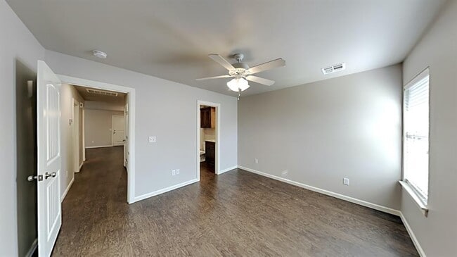 Building Photo - 4314 Stonehaven Dr