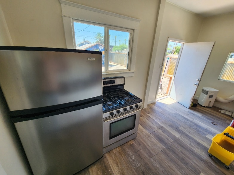 Building Photo - 2041 W Jefferson St