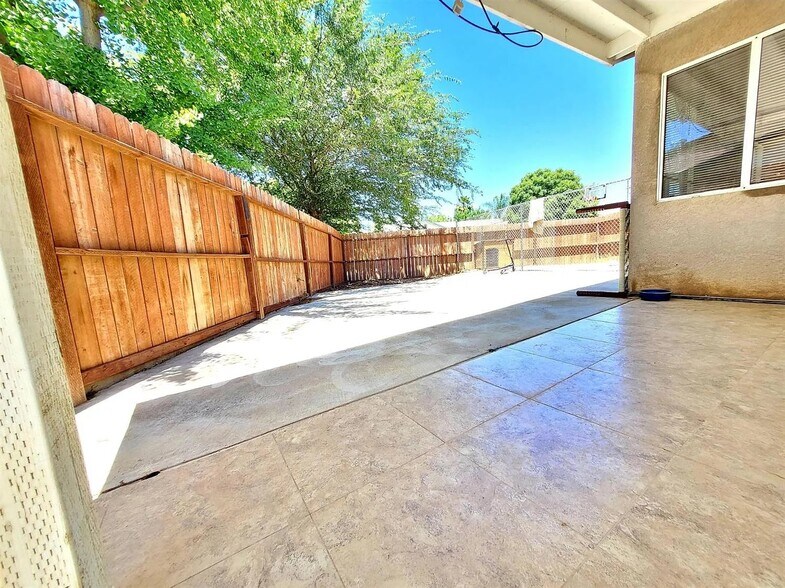 Building Photo - 6269 W San Carlos Ave