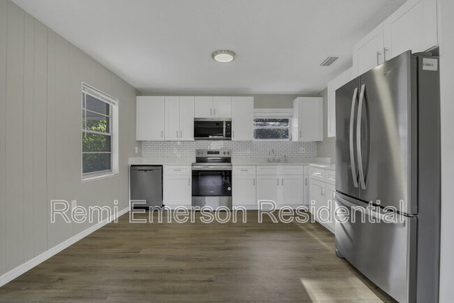 Building Photo - 14025 Southeast 54th Ct.