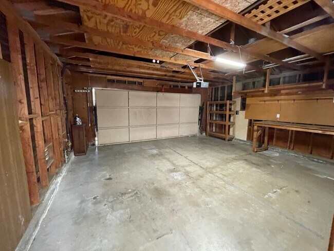 Building Photo - High Country West/Rancho Bernardo, Patio Home.  2/2, 1230 sq. ft..