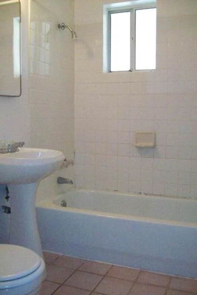 Building Photo - **3 Bedroom Tempe Home – Great Location | ...