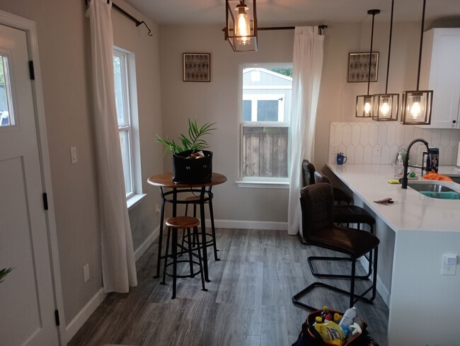 Building Photo - Room in House on Mississippi