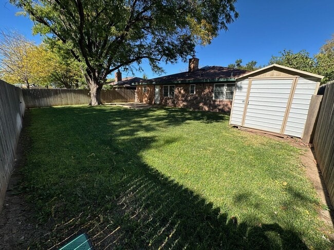 Building Photo - 7503 Elmhurst Dr