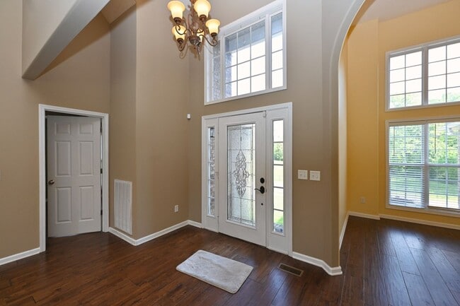 Building Photo - **BEAUTIFUL, WELL-MAINTAINED BRICK HOME ON A LOVELY 0.63-ACRE LOT IN A DESIRABLE NEIGHBORHOOD**