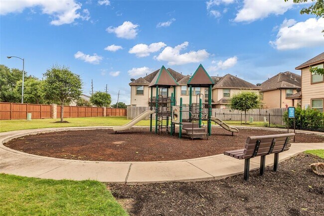 Building Photo - 8306 Columbia Forest Dr
