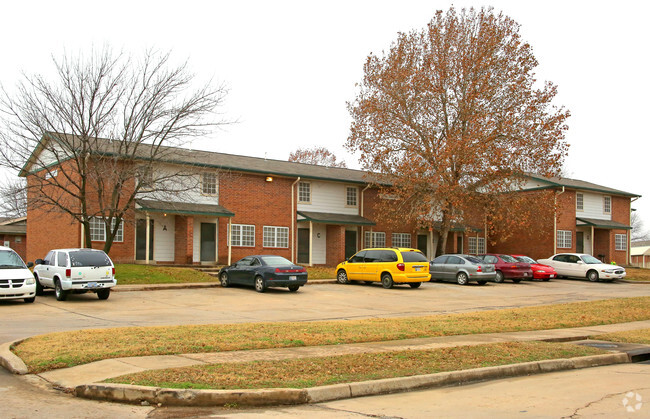 Building Photo - East Central Village