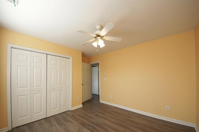 Building Photo - 2120 Highland Gate Dr