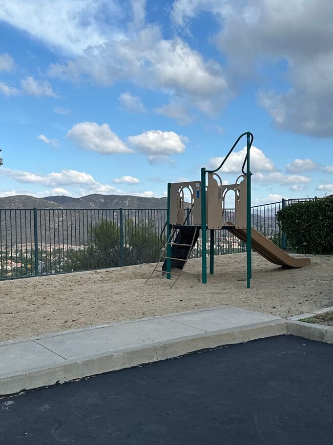 Building Photo - 10948 Ivy Hill Dr