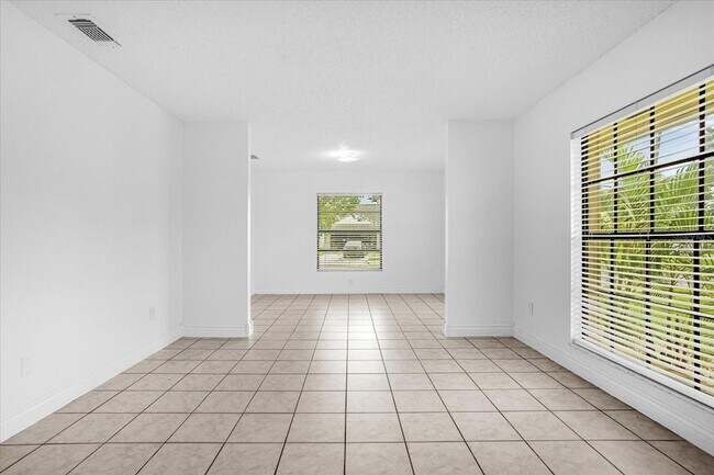 Building Photo - 601 Tomlinson Terrace