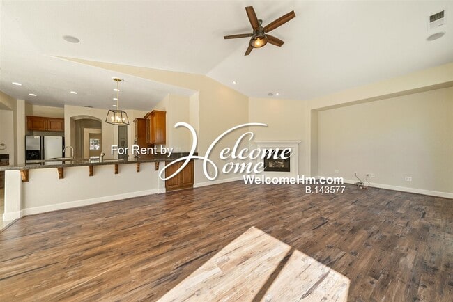 Building Photo - 15020 Redmond Lp