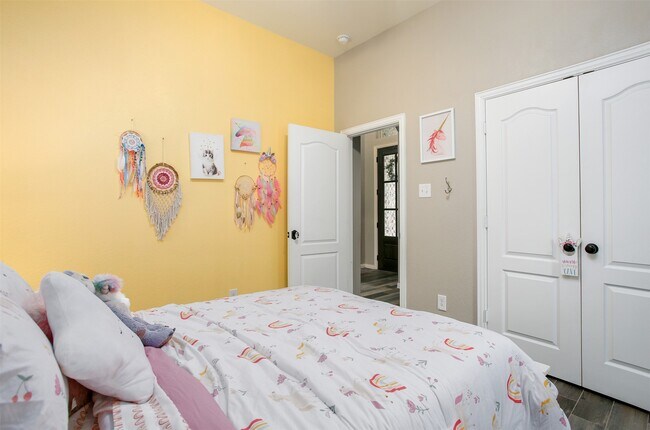 Building Photo - 3037 Broadhaven Dr