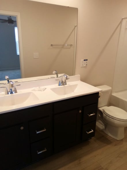 Building Photo - 3905 Clyde St