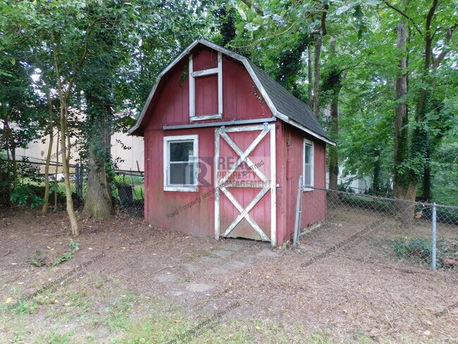 Building Photo - 604 Pineburr Rd