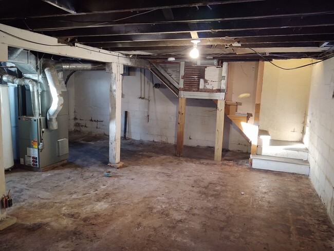 Building Photo - House 3 bedroom 1 bathroom