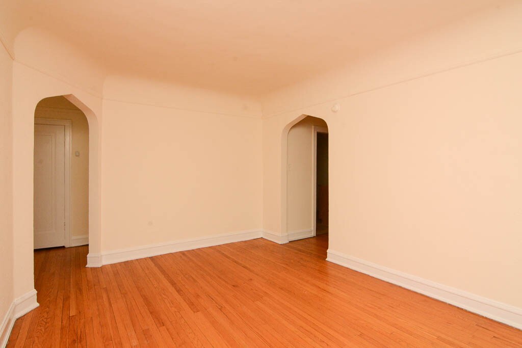Building Photo - 2948 N Albany Ave