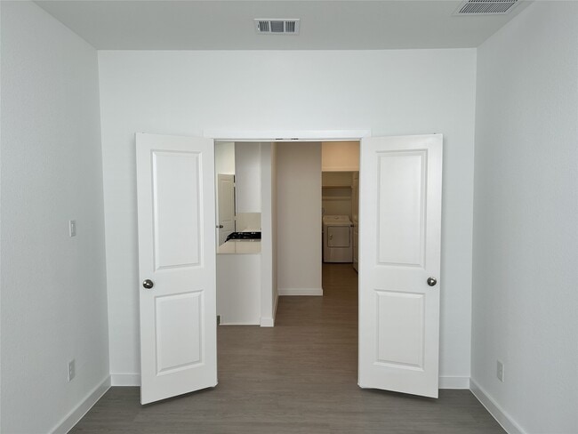 Building Photo - 8306 Amber Summit Ln