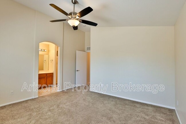 Building Photo - 16011 W Kendall St