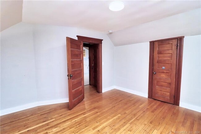 Building Photo - 165 Elm St