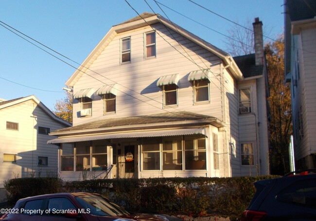 Primary Photo - 909 Slocum Ave