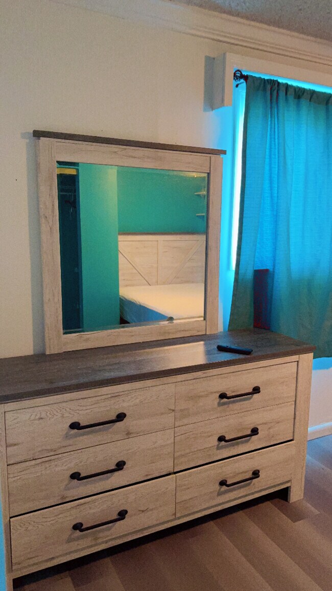 Building Photo - 3005 NW 30th Ave