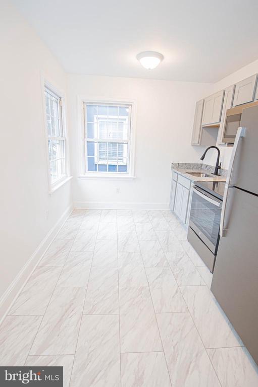 Building Photo - 308 N Division St