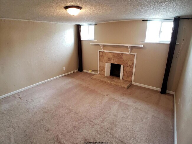 Building Photo - 4288 N Hooker St