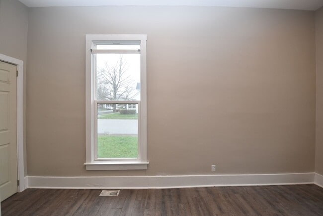 Building Photo - 434 W Lawrence St