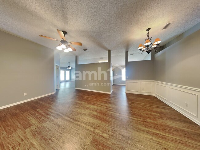 Building Photo - 1526 Bay Harbor Dr