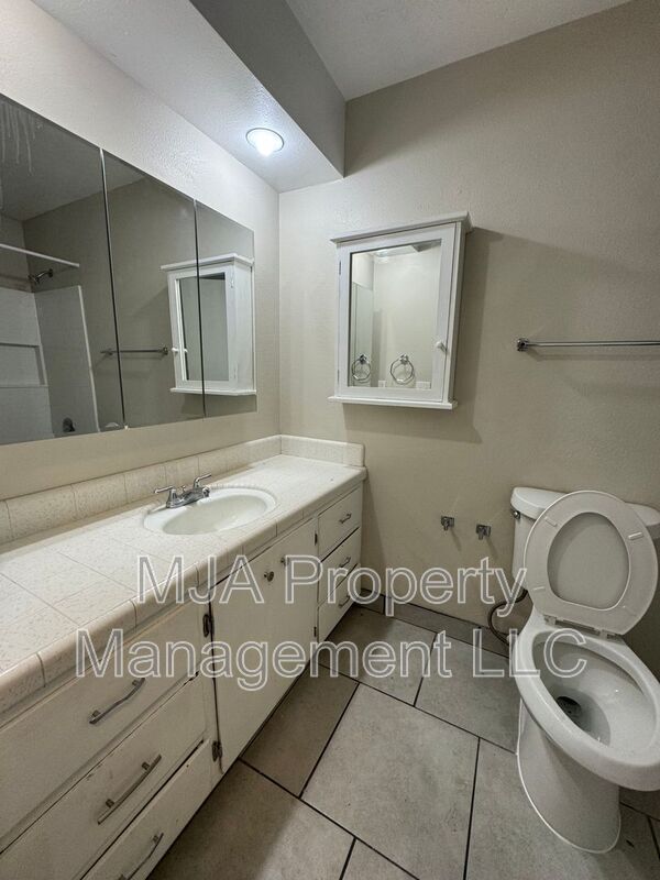 Building Photo - 1154 S 800 W