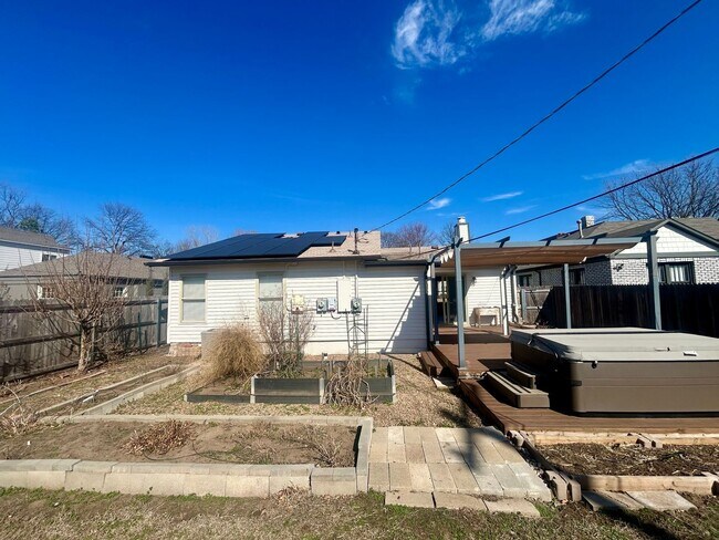 Building Photo - Beautifully updated home just west of Brookside and Trader's Joes in Midtown
