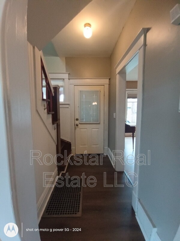 Building Photo - 519 E Ermina Ave