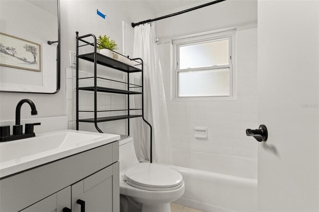 Building Photo - 314 W Alva St