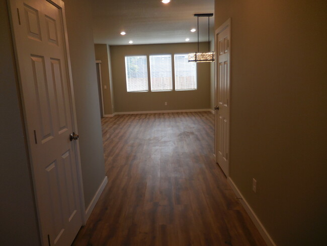 Building Photo - 127 N Lieser Rd