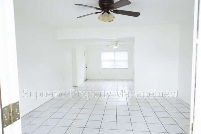 Building Photo - 1300 13th Ave S