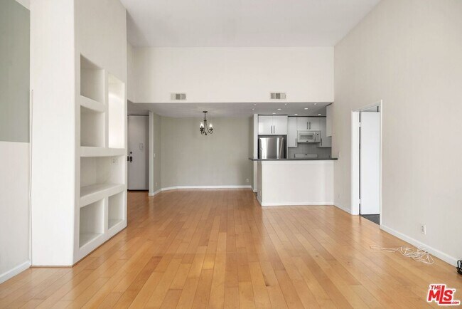 Building Photo - 1240 S Corning St