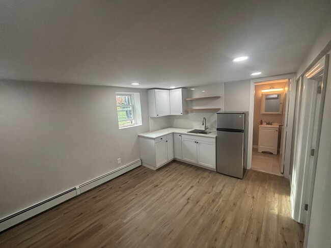 Building Photo - 1159 Joselson Ave