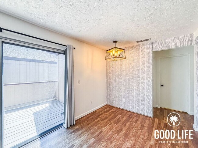 Building Photo - 6540 College Grove Dr