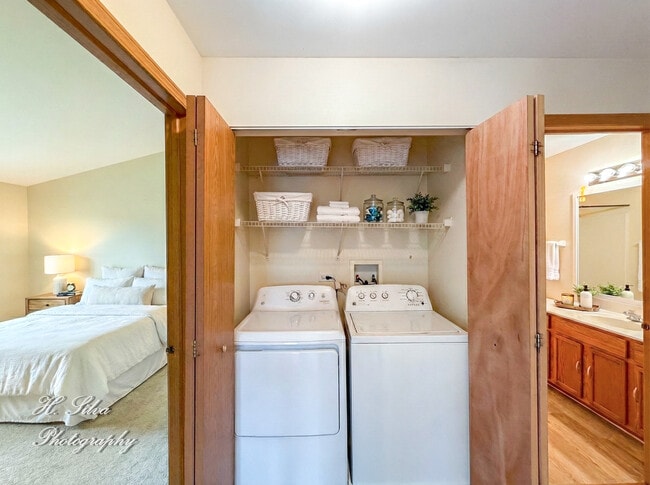 Building Photo - 1431 Silverstone Dr