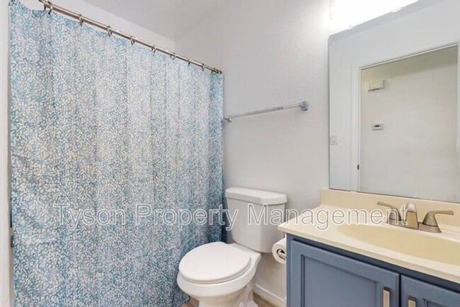 Building Photo - 1033 Desert Paintbrush Loop