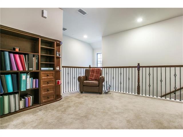 Building Photo - 929 Jamesville Ln